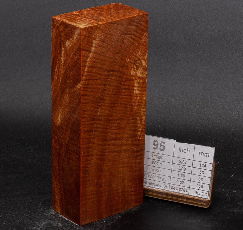 QUILTED Maple and Ash by Oleg (Knife-Wood)